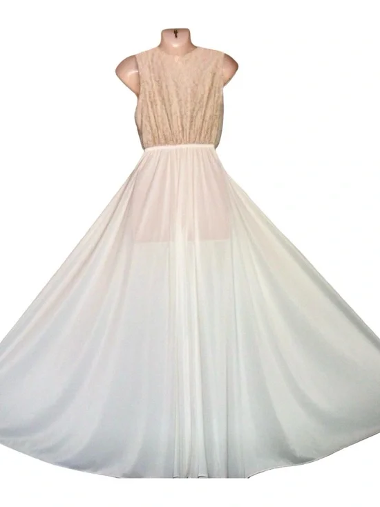 Vintage Ivory Lace Nightgown Plunge Bridal Boudoir ILGWU Union Made M - Picture 4 of 13